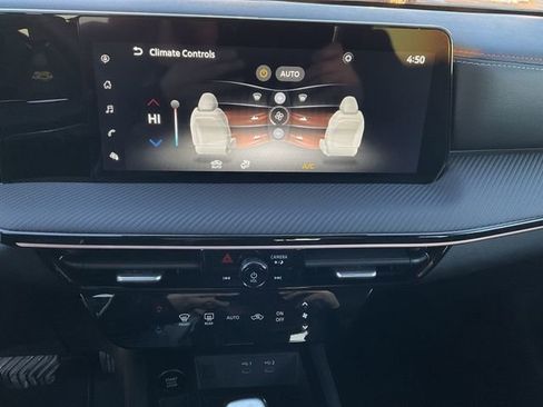 New 2025 Nissan Kicks SR w/ Illumination Package image 16