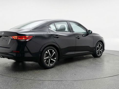 Used 2025 Nissan Sentra SV image 9