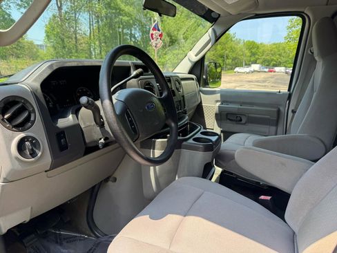 Used 2010 Ford E-350 and Econoline 350 XL RWD image 24
