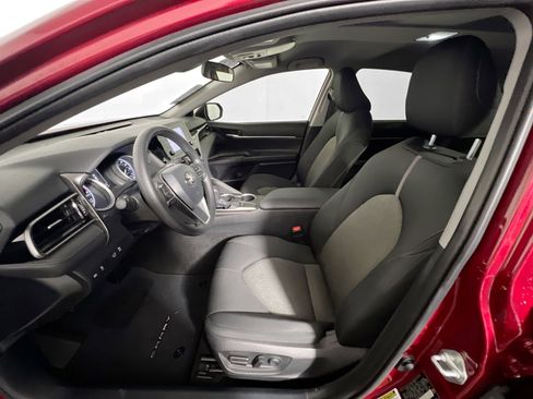 Used 2022 Toyota Camry LE FWD image 14