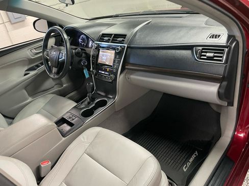 Used 2017 Toyota Camry XLE FWD image 18