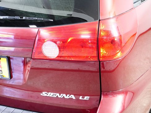 Used 2006 Toyota Sienna LE FWD image 17