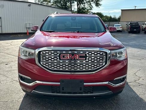 Certified 2019 GMC Acadia Denali w/ Technology Package FWD image 4