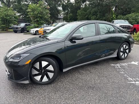 Used 2024 Hyundai Ioniq 6 SE RWD image 3