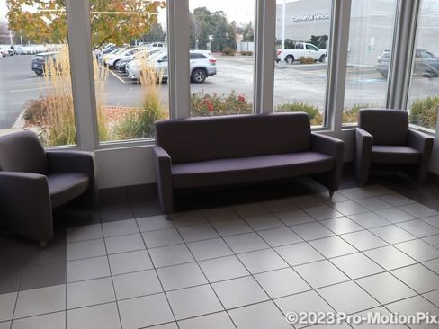 Used 2024 GMC Terrain SLE image 34