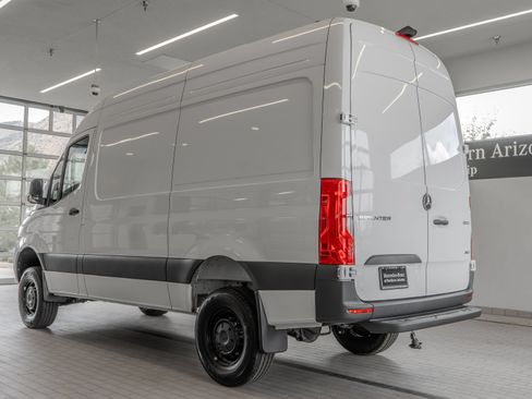 Used 2025 Mercedes-Benz Sprinter 2500 image 12