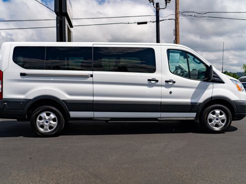 Used 2017 Ford Transit 350 XLT RWD image 9