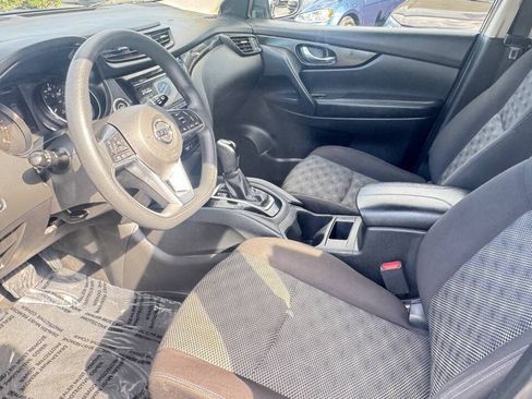 Used 2017 Nissan Rogue Sport SV AWD/4WD image 12