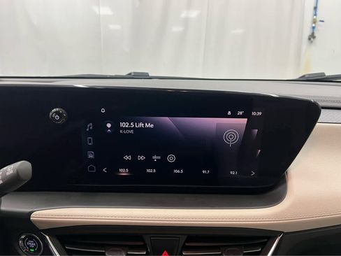 Used 2024 Buick Encore GX Avenir w/ Avenir Convenience Package image 27