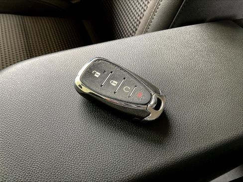 Used 2024 Chevrolet Trax LT FWD image 32