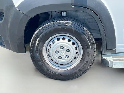 Used 2025 RAM ProMaster 2500 w/ U-Haul Equipment Group FWD image 28