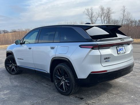 Used 2024 Jeep Wagoneer Launch Edition image 45