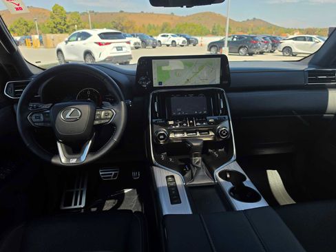 Used 2026 Lexus LX 600 F Sport AWD/4WD image 18