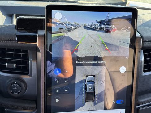 Used 2025 Ford F150 Lightning Lariat image 16