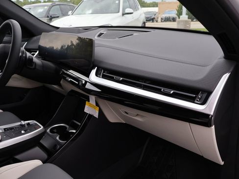 New 2026 BMW X2 xDrive28i w/ Technology Package AWD/4WD image 15