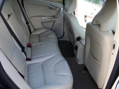 Used 2012 Volvo XC60 3.2 image 38