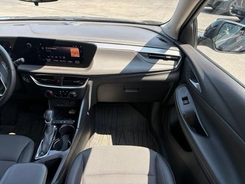 Used 2024 Buick Encore GX Preferred w/ Comfort Package FWD image 22
