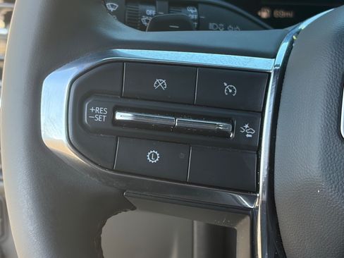 Used 2025 GMC Yukon XL Denali AWD/4WD image 21