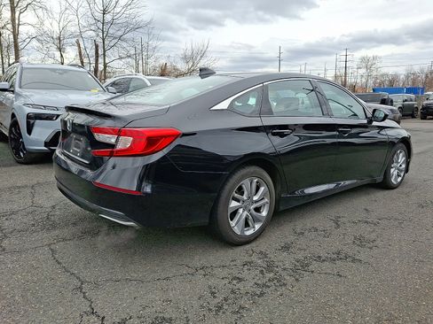 Used 2019 Honda Accord LX image 2