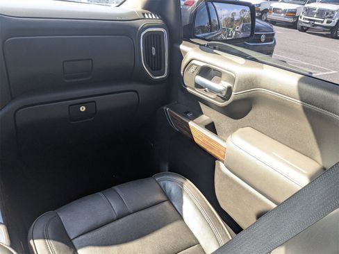 Used 2021 Chevrolet Silverado 1500 High Country w/ Technology Package image 18