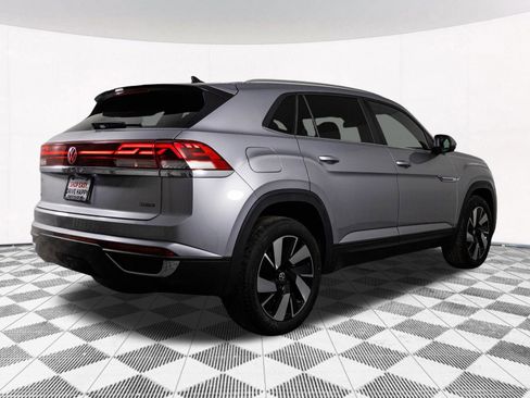 Used 2025 Volkswagen Atlas Cross Sport SE image 15