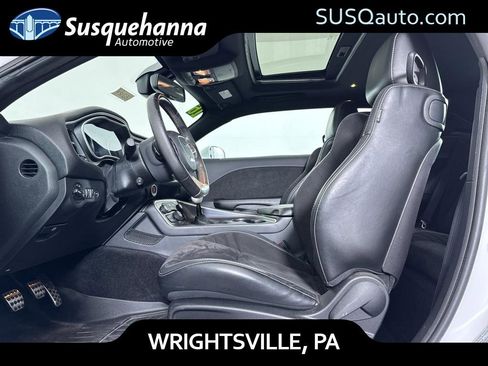 Used 2016 Dodge Challenger SRT w/ Technology Group image 6