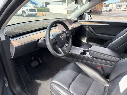 Used 2022 Tesla Model Y Long Range AWD/4WD image 10