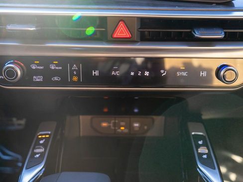 New 2026 Kia Sorento SX Prestige w/ Olive Brown Leather Package image 26