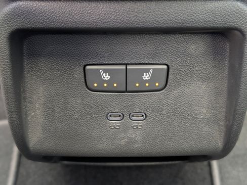 New 2025 Chevrolet Equinox EV RS image 30