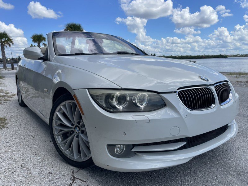 Used 2011 BMW 335i Convertible RWD image 32
