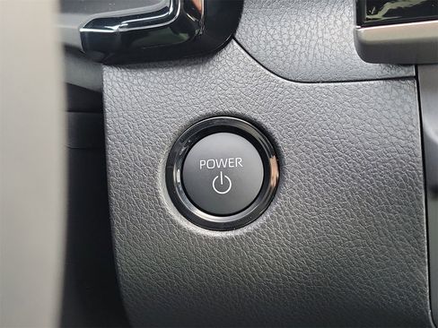 Certified 2025 Toyota Camry SE image 29