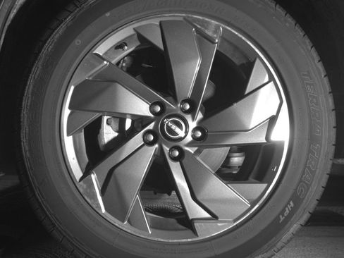 Used 2025 Nissan Rogue SV FWD image 12