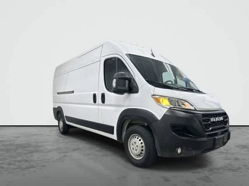 Used 2025 RAM ProMaster 2500 w/ Convenience Group FWD image 5