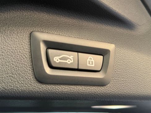 Used 2022 BMW X5 xDrive45e w/ M Sport Package image 22