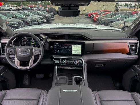 Used 2026 GMC Sierra 2500 Denali w/ Technology Package AWD/4WD image 32