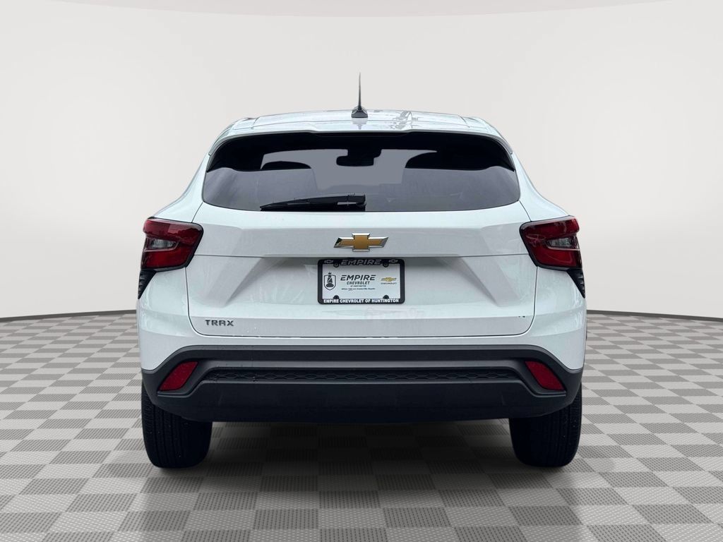 Used 2026 Chevrolet Trax LS FWD image 6