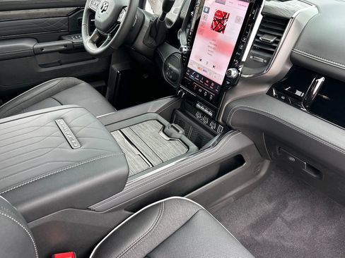 New 2026 RAM 2500 Limited AWD/4WD image 12