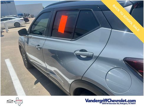 Used 2023 Nissan Kicks SR FWD image 11