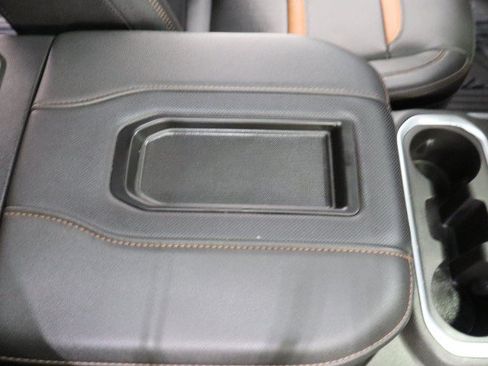 Used 2021 GMC Sierra 1500 AT4 w/ AT4 Premium Package AWD/4WD image 78