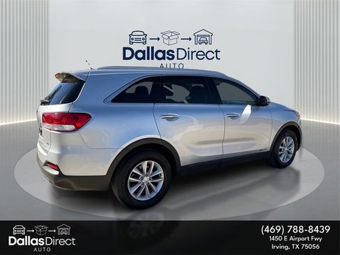 Used 2017 Kia Sorento LX image 6