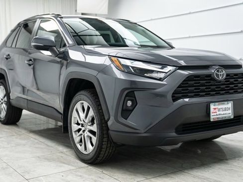 Used 2023 Toyota RAV4 XLE Premium image 4