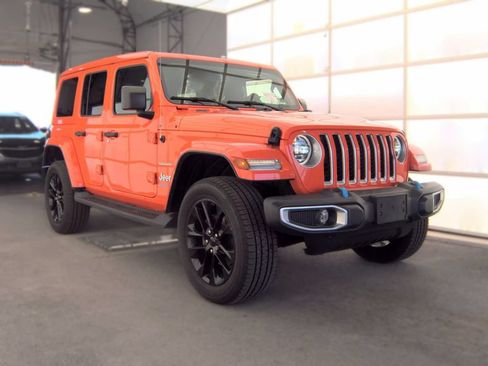 Used 2023 Jeep Wrangler Unlimited Sahara w/ Cold Weather Group AWD/4WD image 3