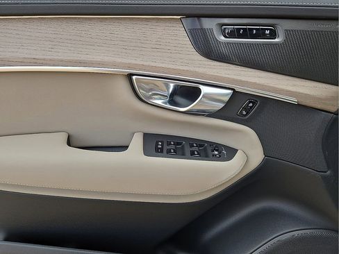 New 2026 Volvo XC90 B6 Plus w/ Protection Package Premier image 22