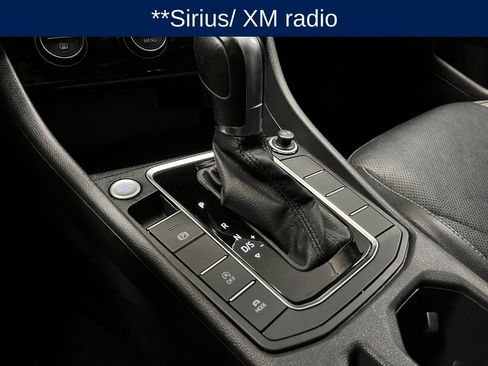 Used 2019 Volkswagen Jetta SEL Premium image 14