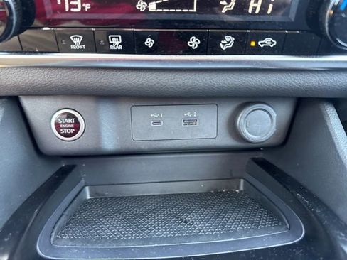 Used 2023 Nissan Rogue SV AWD/4WD image 31