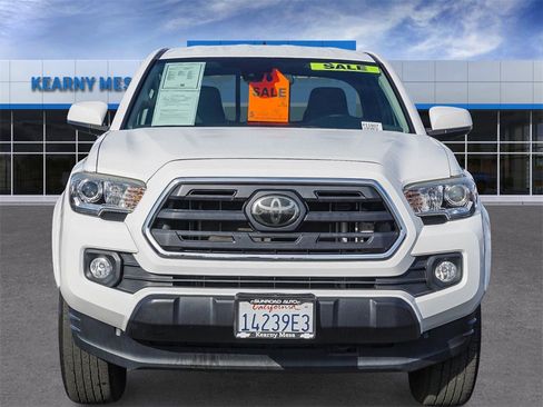 Used 2018 Toyota Tacoma SR5 w/ SR5 Appearance Package (SM) image 2