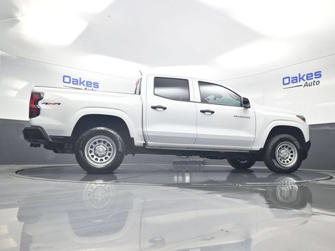 Used 2025 Chevrolet Colorado W/T w/ Advanced Trailering Package AWD/4WD image 46