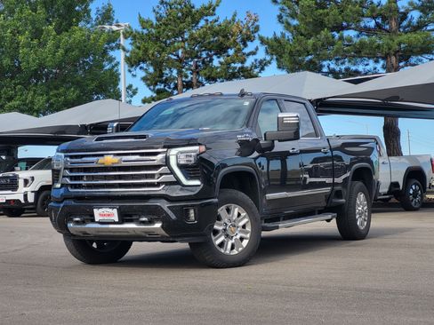 Used 2024 Chevrolet Silverado 2500 High Country w/ High Country Premium Package AWD/4WD image 1