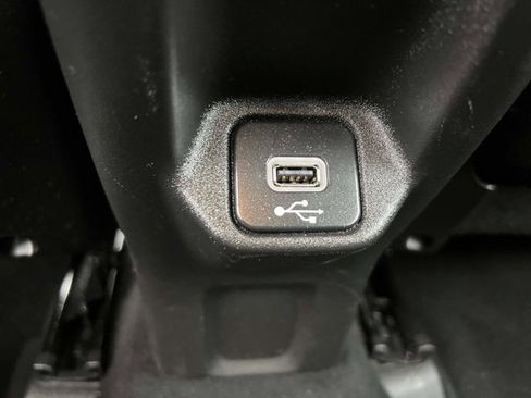 Certified 2021 Jeep Renegade Latitude w/ Luxury Group I image 10