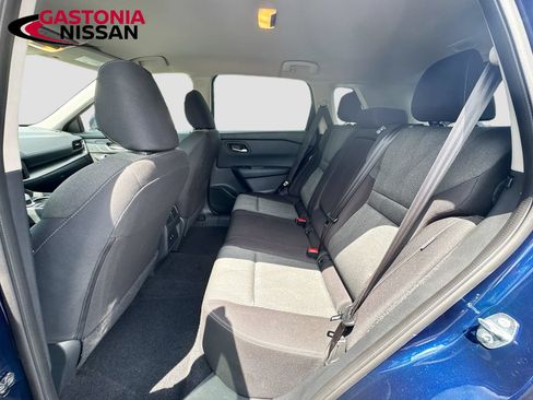 Used 2025 Nissan Rogue SV FWD image 31